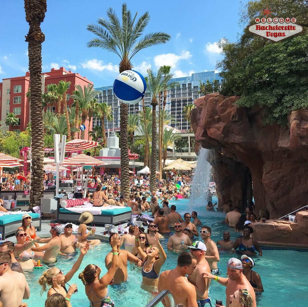 vegas pool party
